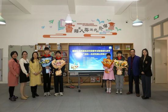 MV上线 A-lin歌唱爱与幸福2103人看过 《天才游戏》曝预告 彭昱畅丁禹兮化身纯恨宿敌2667人看过 《纯真年代的爱情》研讨会 孙千王天辰忆拍摄往3157人看过 新闻首页 电影新闻首页 明星新闻 华语 海外 成龙、梁朝伟、小贝、李栋旭等观战NBA中国赛 日前，25-26赛季NBA季前赛在中国澳门举行，成龙、梁朝伟 、刘嘉玲、任达华、大卫·贝克汉姆、林书豪、李小鹏、李栋旭、刘宪华、杜华、李汶翰等到场观.Disney+剧集《诉讼女王》（All\'s Fair）在化学之家举行首映礼。