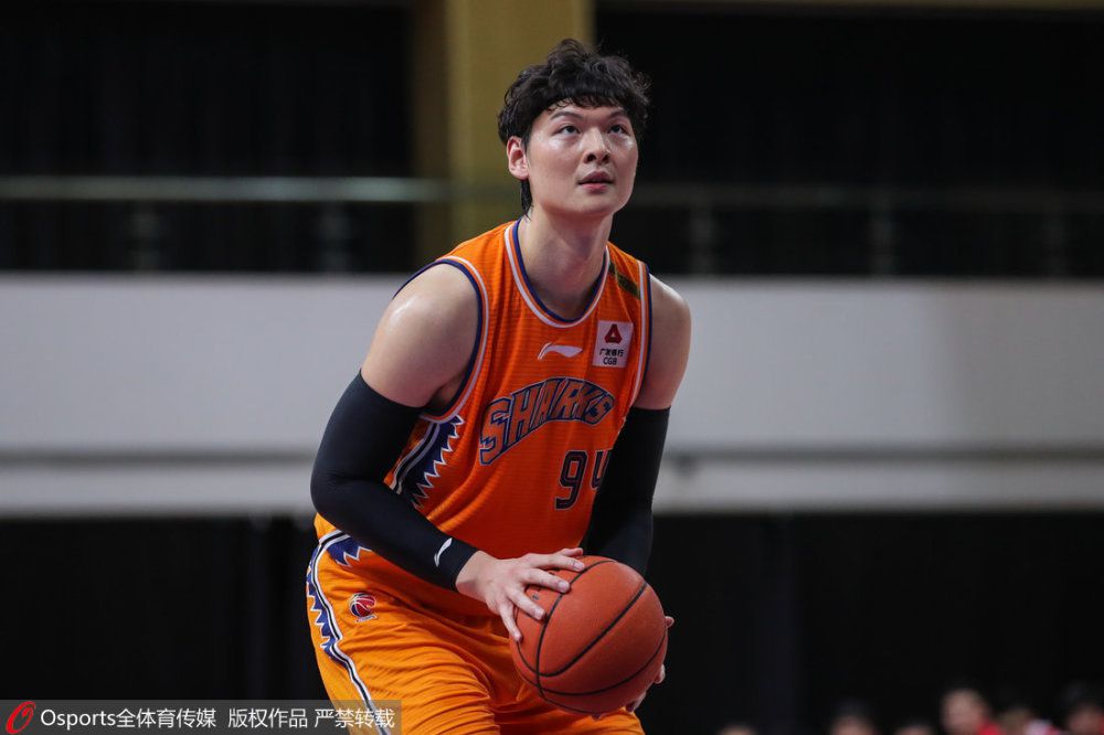 念，而短短半年之后，国内AI微短剧已实现落地，并呈现全面爆发之势，不仅涌现出播放量破数亿的爆款作品，更引发各大平台竞相布局。