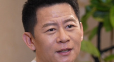 “朋友们，不要为我的死亡悲哀，为我笑吧！